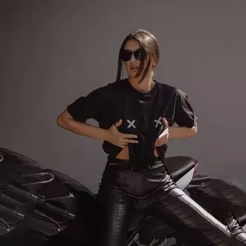 Черная уличная длинная футболка со стразами Femme Rhinestone Aesthetic One Size с вырезом, летний повседневный топ L