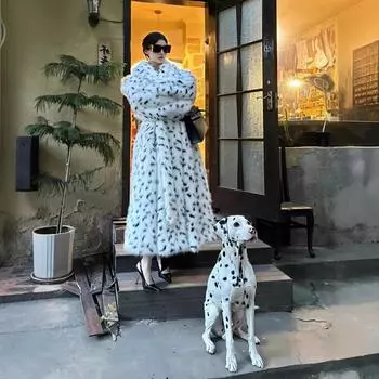 Черно-белая леопардовая шуба из экологически чистого меха для женщин 2024 года, зимнее длинное пальто с пятнистым мехом лисы для собак S белый