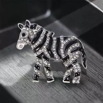 Черно-белая полосатая брошь в виде пони Маленькая брошь в виде животного Женственный кардиган Зебра Аксессуары Сейчас