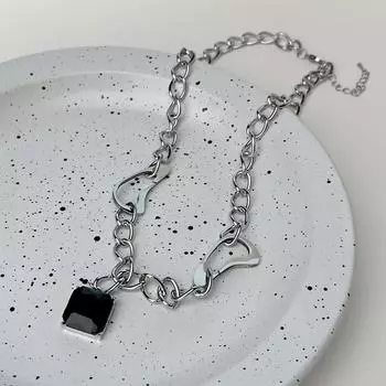 Черное квадратное ожерелье с драгоценными камнями, женское новое нишевое ожерелье с цепочкой из высококачественной титановой стали, ювелирное изделие с подвеской