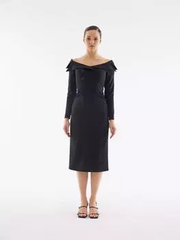 Черное платье миди с вырезом лодочкой и пуговицами