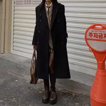 Черное шерстяное пальто для женщин 2024 года, осень-зима, новое шерстяное пальто в стиле Хепберн с утолщенной передней частью на плече S
