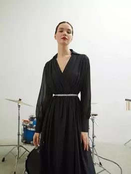 Черное шифоновое длинное платье