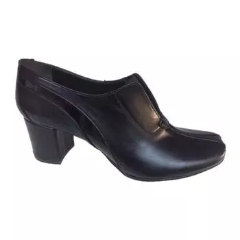 Черные ботильоны из натуральной кожи на низком каблуке