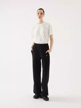 Черные джоггеры с рельефными разрезами