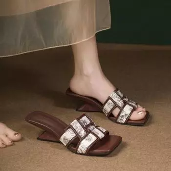 Черные французские женские сандалии, женские новые летние тапочки, туфли на высоком каблуке, модные шлепанцы с принтом, мягкая кожа 34 хаки