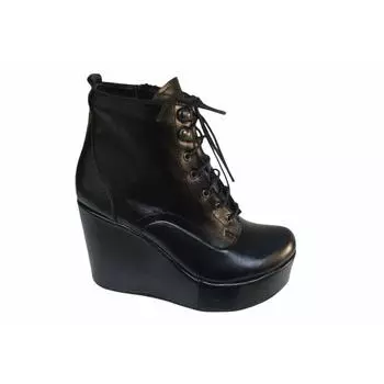 Черные кожаные сапоги маленького и большого размера в стиле высоких плюшевых ботинок