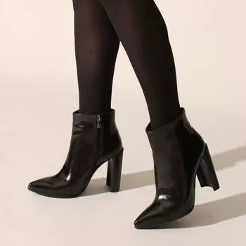 Черные мятые женские ботинки и ботильоны из лакированной кожи