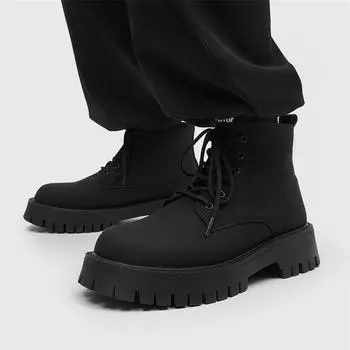 Черные мужские ботинки на толстой подошве. Минималистский стиль дизайна одежды. Свадьбы и модные вечеринки. Деловая, офисная, взрослая, повседневная, молодежная обувь. 38 чёрный