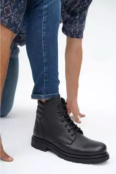 Черные мужские кожаные ботинки из натуральной кожи