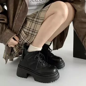 Черные ретро британские ботинки Martin на высоком каблуке и платформе женские летние универсальные короткие ботинки 2025 года, увеличивающие рост 35 матовый черный