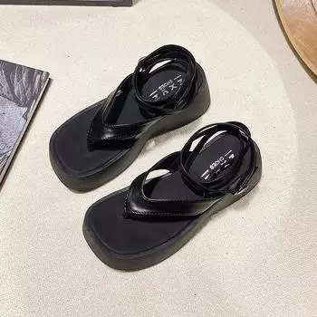 Черные сандалии с ремешками, женские летние новые модные шлепанцы с квадратным носком и клипсой на толстой подошве в римском стиле 35 чёрный