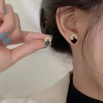 Черные серьги-гвоздики, простые студенческие геометрические серьги для поездок на работу, серьги-гвоздики для весны и лета