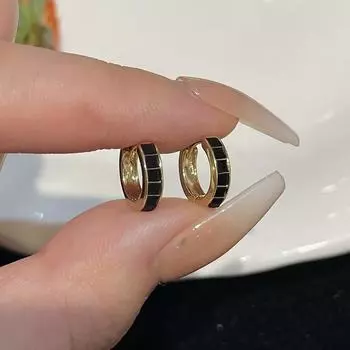 Черные серьги-пряжки для ушей, женские простые и холодные ветряные клеевые маленькие серьги