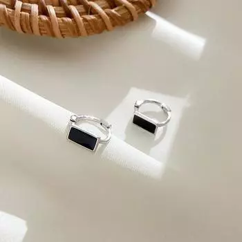 Черные серьги с пряжкой для ушей для женщин Ins Cold Wind Square Earrings Niche Design Epcillary Geometric Earrings