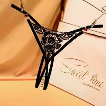 Черные стринги Temptation Diamond женские перспективные вышитые играбельные бисерные промежность свободные сексуальные трусики 2270 average size (suitable for 80-60 kg)