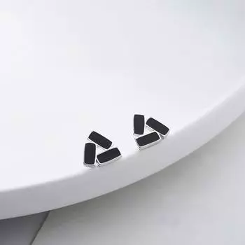 Черные треугольные серьги-гвоздики в корейском стиле, маленькие персонализированные простые серьги для женщин