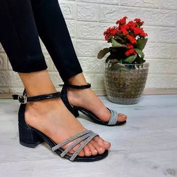 Черные туфли на каблуке для девочек Fiyra Verlas с камнями