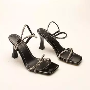 Черные женские классические туфли на каблуке из лакированной кожи на каблуке