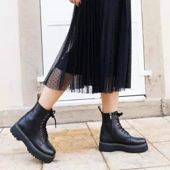 Черные женские кожаные ботинки из натуральной кожи