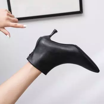 Черные женские кожаные полусапожки на высоком каблуке-шпильке с бархатной подкладкой и молнией сзади Velvet lining; Size 37 чёрный