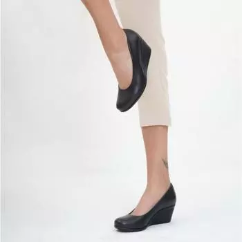 Черные женские кожаные туфли на танкетке из натуральной кожи