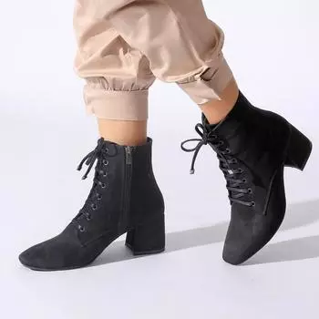 Черные женские сапоги Сапоги и ботильоны