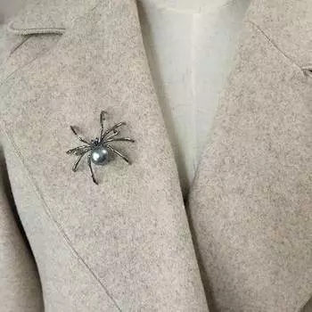 Черный Белый Паук Праздничная Одежда Броши Булавки Преувеличенная Брошь Мужчины Женщины Креативные Шарф Аксессуары 4.5*5cm