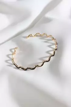 Черный браслет золотого цвета с зигзагом