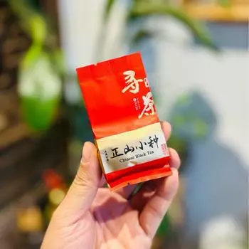 Черный чай Wuyi Mountain с ароматом полевых цветов Сушонг 0,75 кг 00 г в упаковке из ПВХ с цветочным ароматом Черный чай Чай в больших количествах 250g