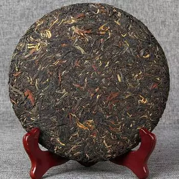 Черный чай Yunnan Old Tree 2023 Dianhong Feng Qing Red Tea Cake 357г