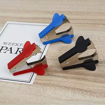 Черный гвоздодер - ручной инструмент для удаления степлера, облегчающий труд