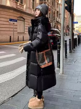 Черный и золотой пуховик женский зимний новый с капюшоном свободный выше колена утолщенный белый утиный пух длинное пальто прилив S (80-55kg can be worn) чёрный