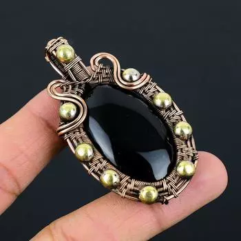 Черный оникс Драгоценный камень Чистая медная проволока Обернутая ювелирная подвеска ручной работы 2.60 Inches чёрный