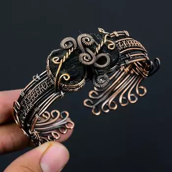 Черный турмалин из чистой медной проволоки, обернутый ювелирными изделиями ручной работы, браслет, регулируемый для нее Adjustable чёрный