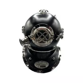 Черный водолазный шлем