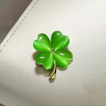 Четырехлистный клевер брошь высокого класса женская летняя опаловая брошь воротник анти-свет маленькая брошь модная и универсальная