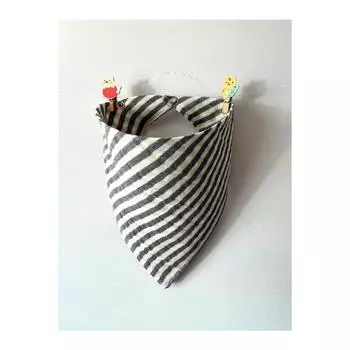 Четырехслойный детский нагрудник из муслиновой ткани с двумя кнопками