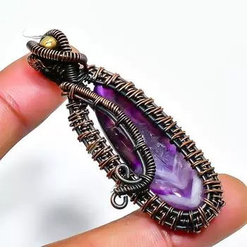 Подвеска из медной проволоки с аметистовым камнем и шевроном, ручная работа, 2,17 дюйма 2.17 фиолетовый