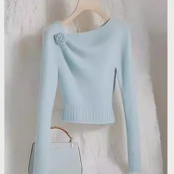 Chic Slim Fit Wool Sweater with 3D Floral Design for Women Small светло-синий