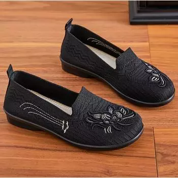 Chinese embroidery loafers women s shoes breathable mesh mom shoes traditional Chinese spring casual comfortable and lightweight 36