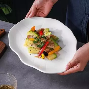 Чисто белая керамическая тарелка в форме листа лотоса, мелкая тарелка особой формы, тарелка для рыбы, суши, салатные тарелки, посуда для молекулярной кухни