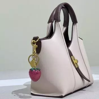 Цинк цинк цинковый сплав клубника кулон аксессуар изысканный брелок клубника сумка шарм брелок вечеринка розовый