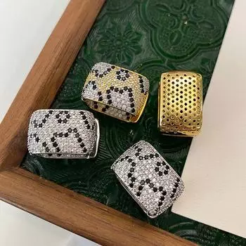 Цирконий Леопардовый Принт Змеиный Принт Серьги-пряжки Французский Свет Роскошь Атмосфера Высокого Класса Личность Темперамент Уникальные Женщины золотой