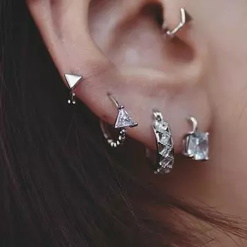 Цирконий ромб геометрическая пряжка для ушей супер блестящие нейтральные треугольные блестящие бриллиантовые серьги-гвоздики милые крутые крутые модные простые серьги-кольца для женщин Copper