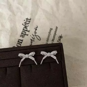 Цирконовые шнурки бантики серьги-гвоздики женские французские ретро элегантные легкие роскошные модные индивидуальные темпераментные универсальные серьги