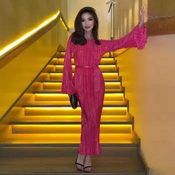 Clacive Элегантное розовое плиссированное женское платье с круглым вырезом и длинными рукавами на шнуровке