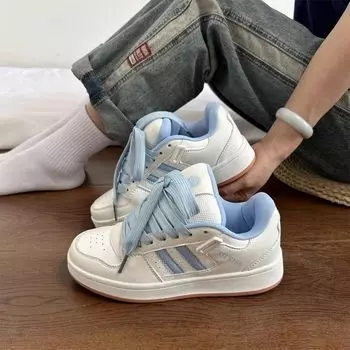 Classic low-top casual little white shoes women s shoes trend niche versatile bread shoes autumn new board shoes 35