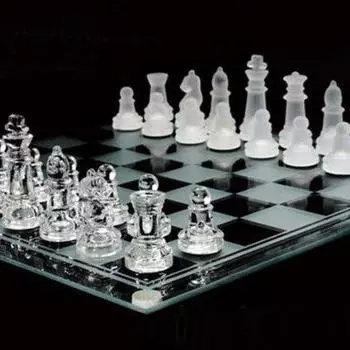 Шахматы Clear Frost Pale Использовались как реквизит в киноверсии драмы [Товар без бренда] & (прозрачный и белый) комплект из цельного стекла. «Айбо»!! белый