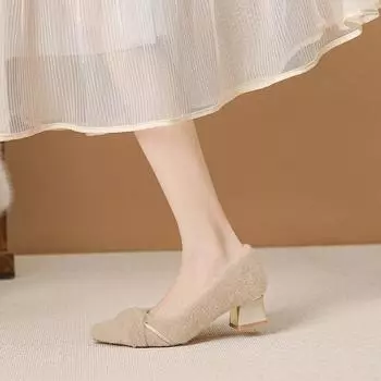 Coarse heel fluffy shoes women wear 2024 new fashion fairy gentle small fragrant French medium heel velvet single shoes in winter 32 абрикосовый